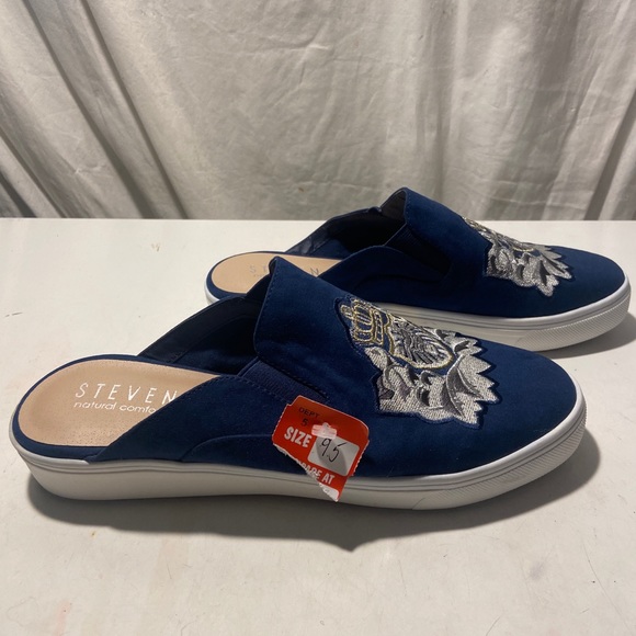 Steven natural comfort navy blue fabric. Slip ins size 9.5 NWT - Picture 2 of 7